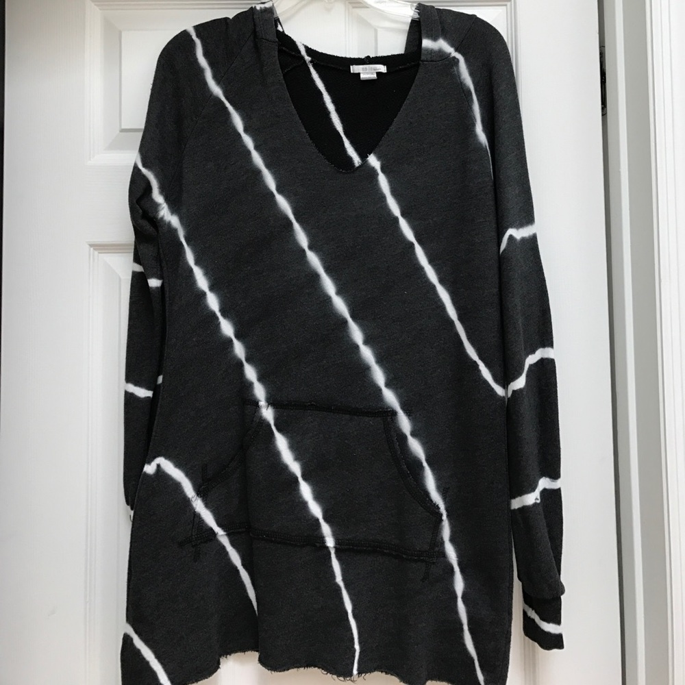 So low sweatshirt.