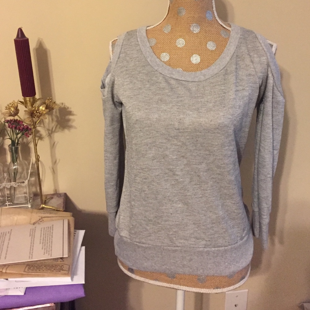 Boohoo gray cold shoulder sweatshirt