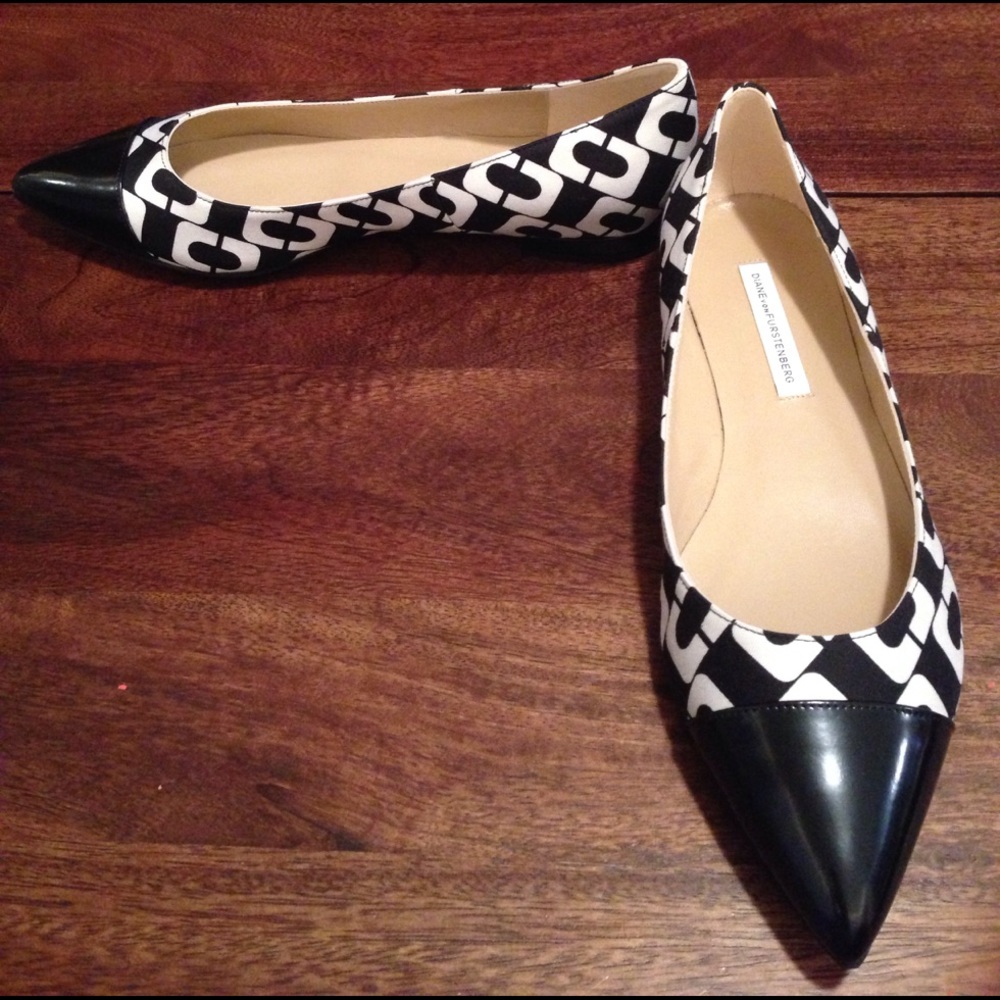 Never-worn Diane von Furstenburg flats