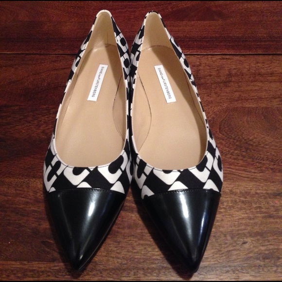 Never-worn Diane von Furstenburg flats - Picture 2 of 4