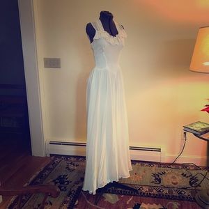 Vintage Sweetheart Wedding Gown