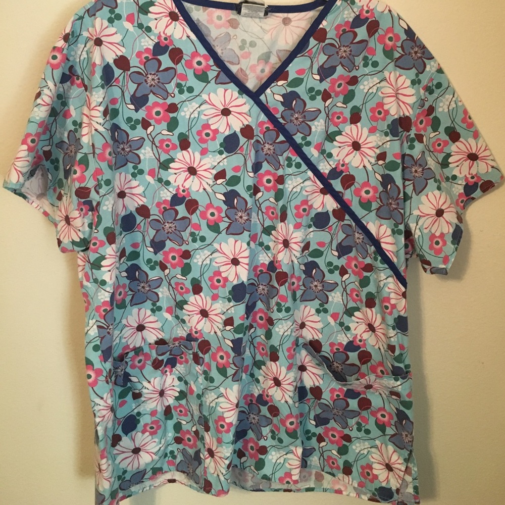 Floral scrub top