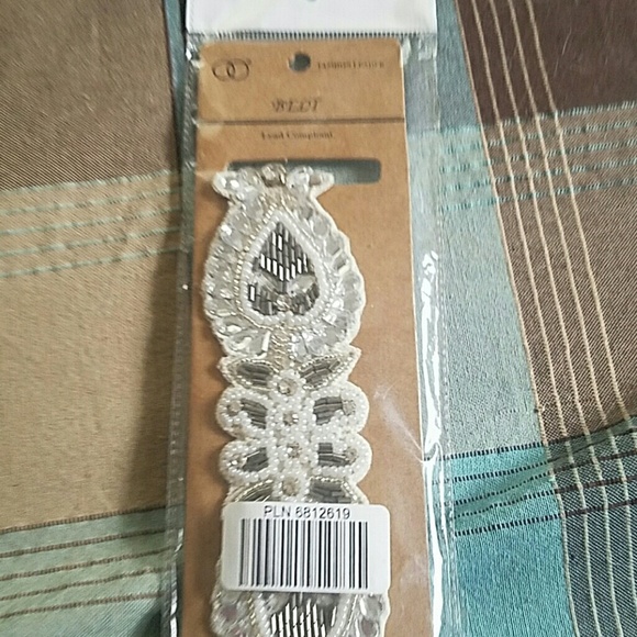 White belt with embellishments - Picture 2 of 7