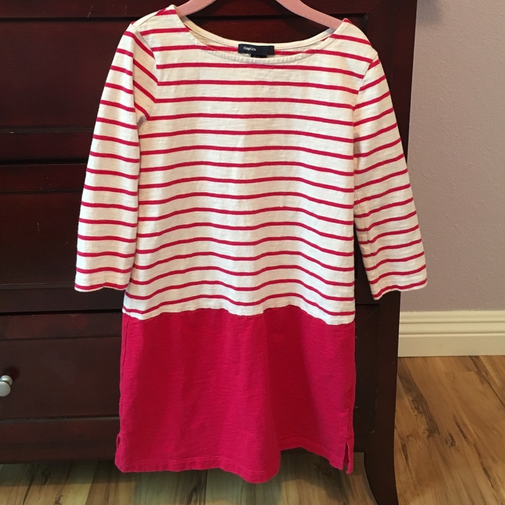 Girls Dress! Size small (6/7)