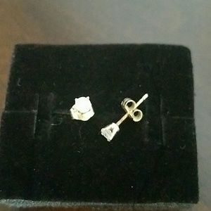 1/4 caret diamond earrings