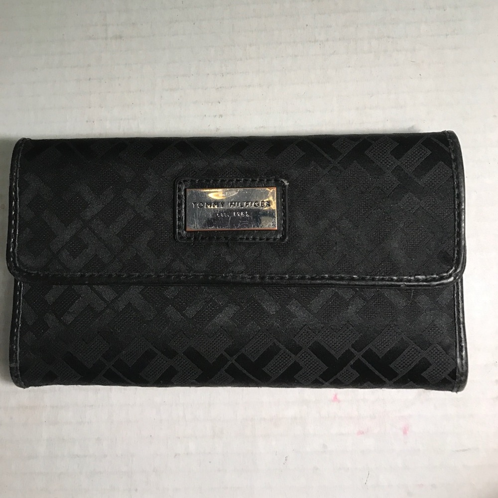 Tommy Hilfiger wallet