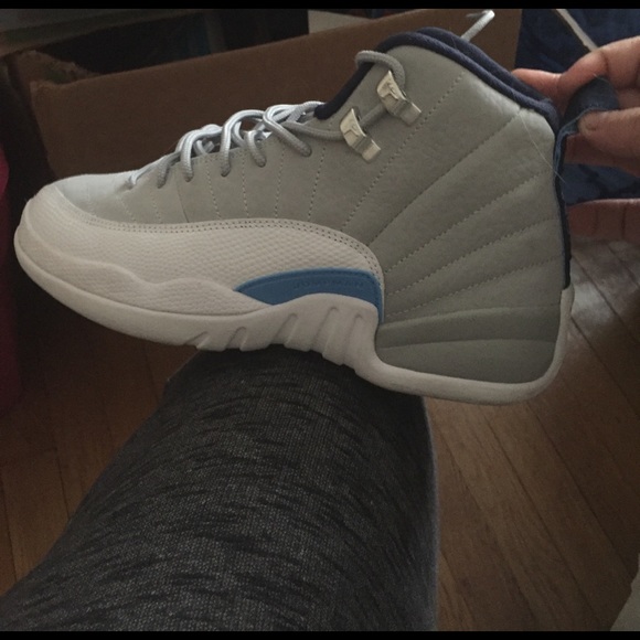 Jordan 12 Unc size 6.5y - Picture 2 of 4