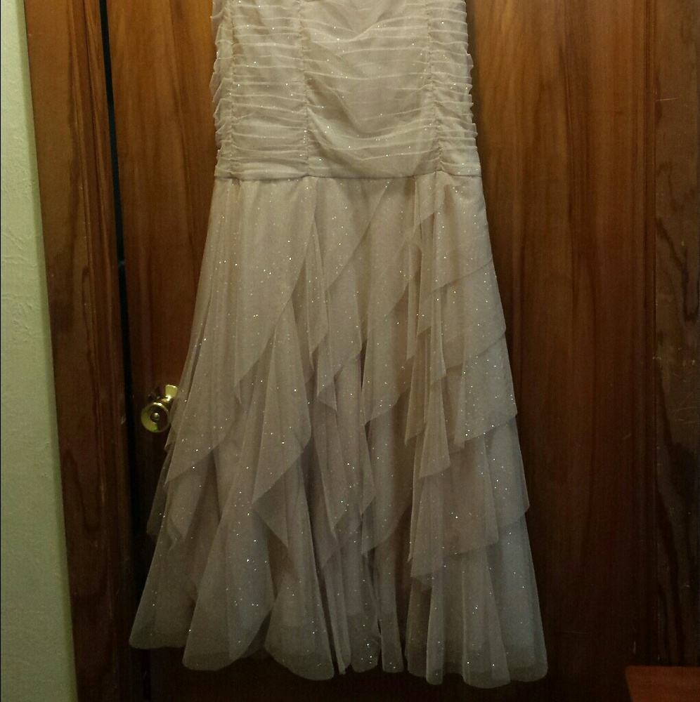 Prom dress - Picture 2 of 4