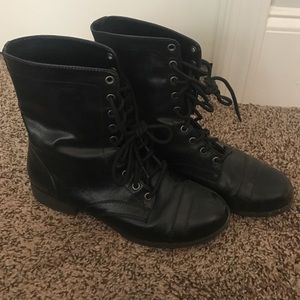 Combat boots