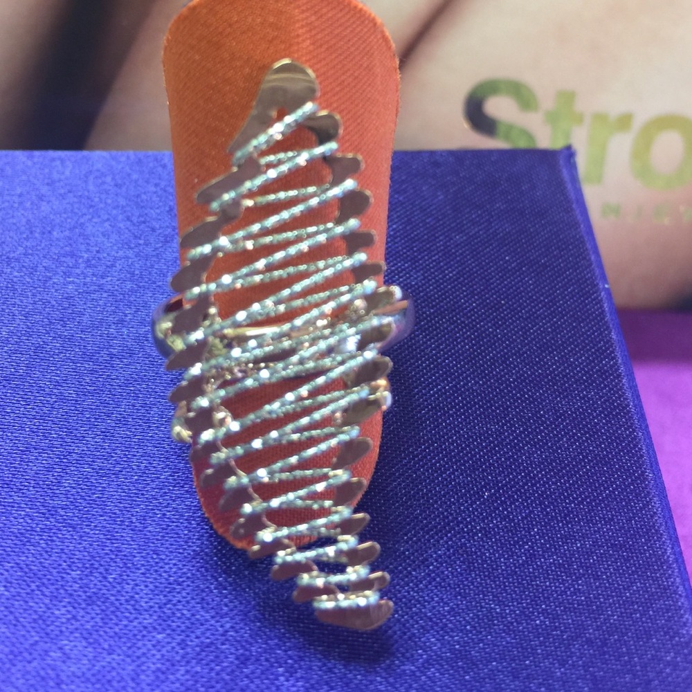 Stroili ink gold metal long ring adjustable size