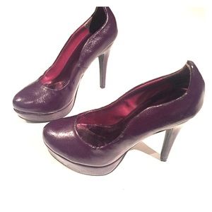 Purple shoe dazzle wave pumps