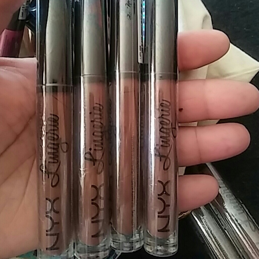 NYX LIP LINGERIE COLOR NAME BEAUTY MARK