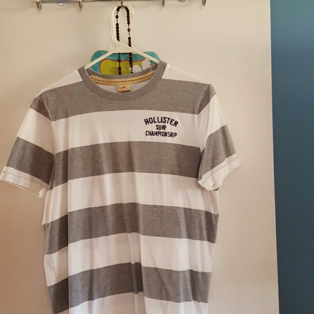 Hollister t-shirt