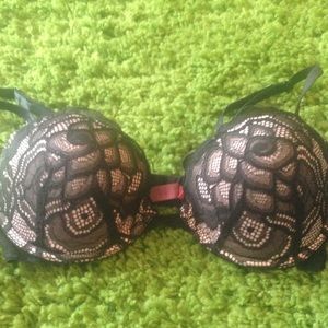 VICTORIAS SECRET LACEY PUSH-UP BRA 32C