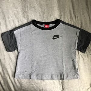 Nike grey and black cropped tee. Size M