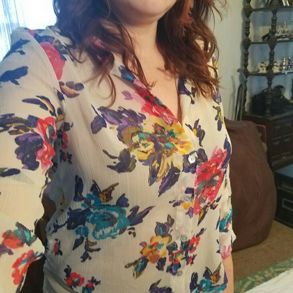 Beautiful floral button-up sheer blouse medium EUC - Picture 2 of 5