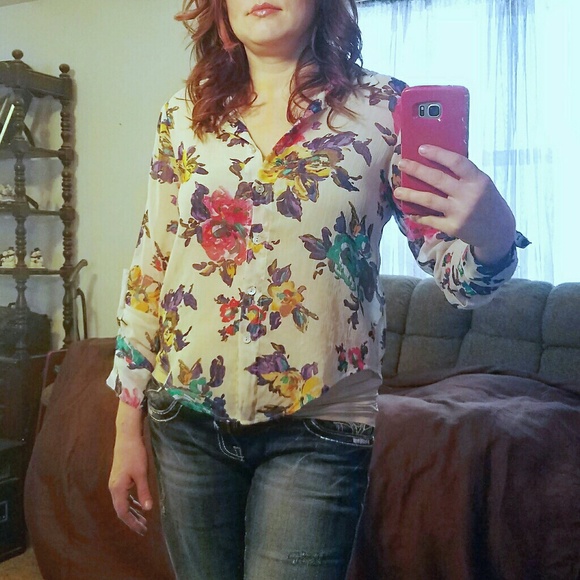 Beautiful floral button-up sheer blouse medium EUC - Picture 5 of 5