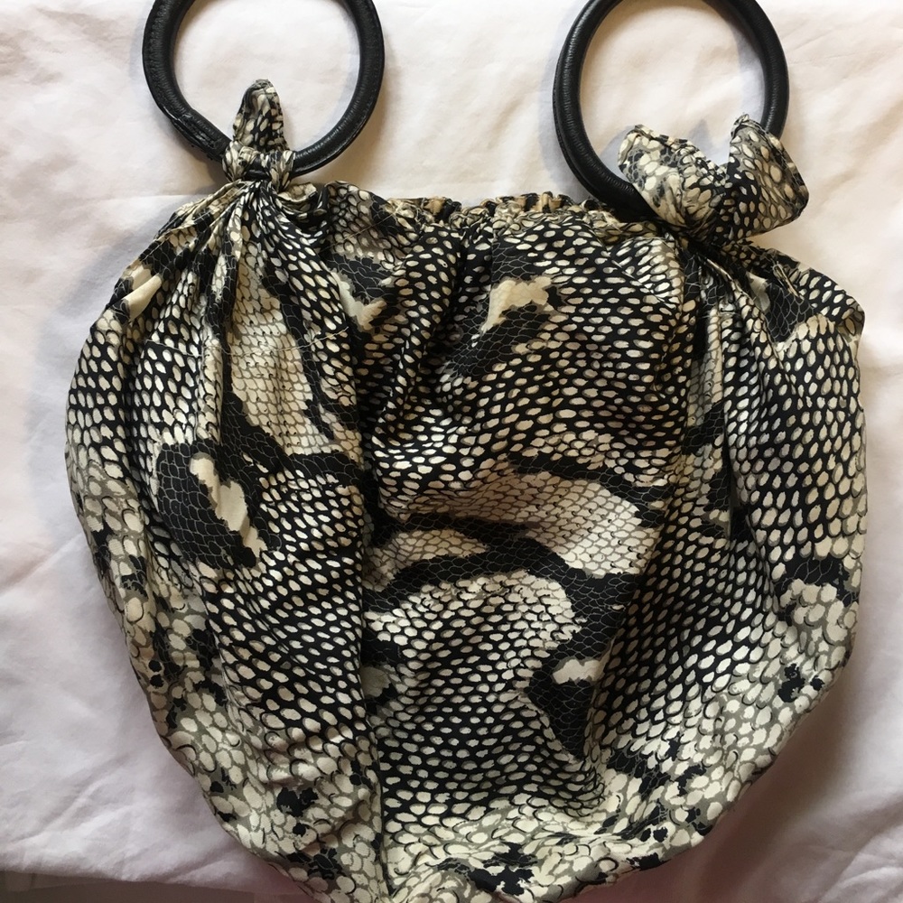 Cloth printed purse with handles