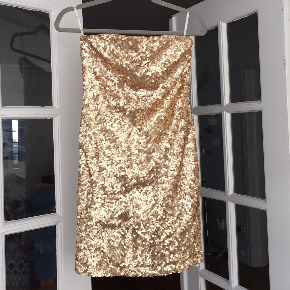 Fun gold sequins dress