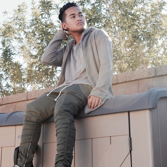 Meet your Posher, Andrei - Picture 1 of 1