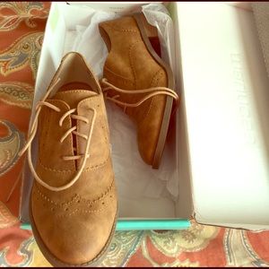Oxfords, laces