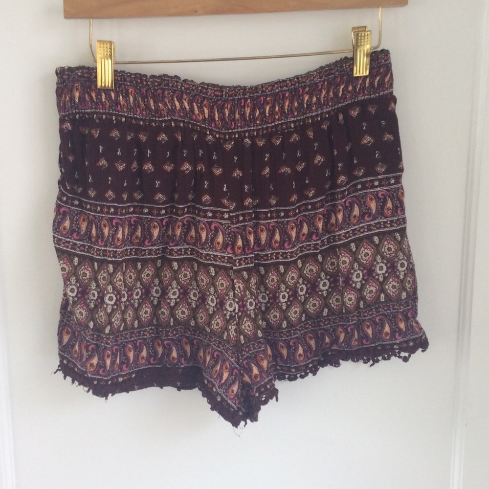 Shorts - Picture 2 of 3