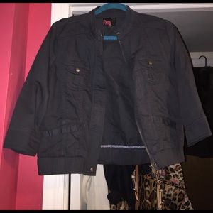 Green military bomber jacket 💚