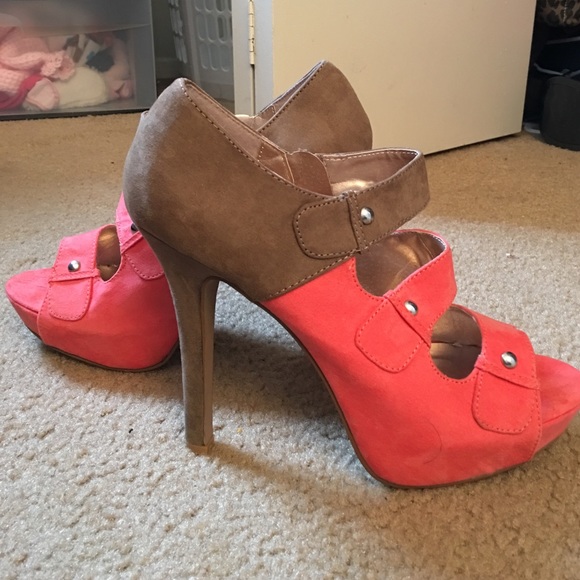 Cute Charlotte Russe heels - Picture 1 of 6