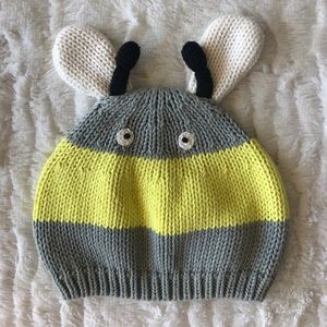 Gap knit bee hat.