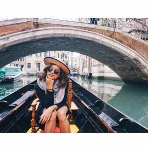 Meet your Posher, Tia