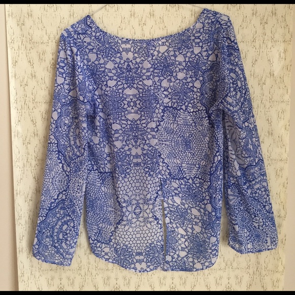 🎉🎉High low blouse - Picture 2 of 3