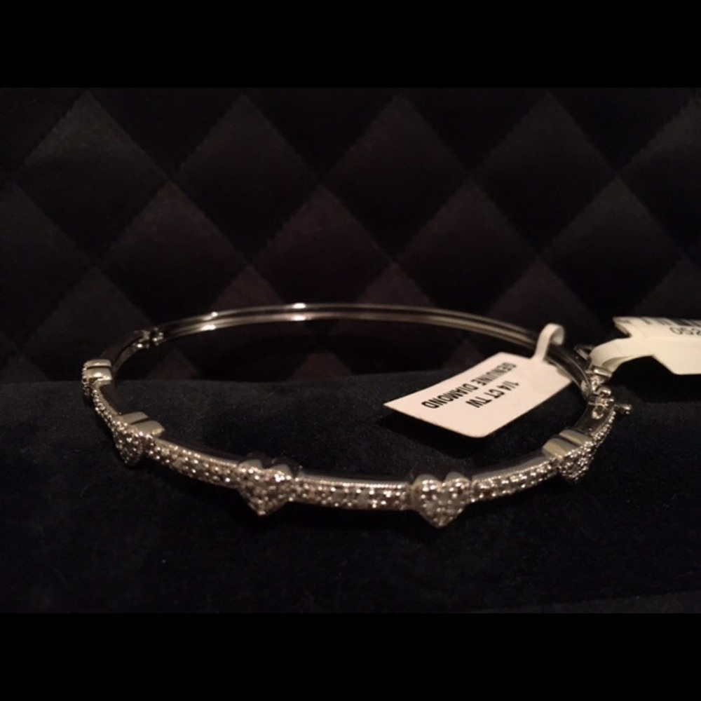 Diamond (1/4 carat diamond) bracelet