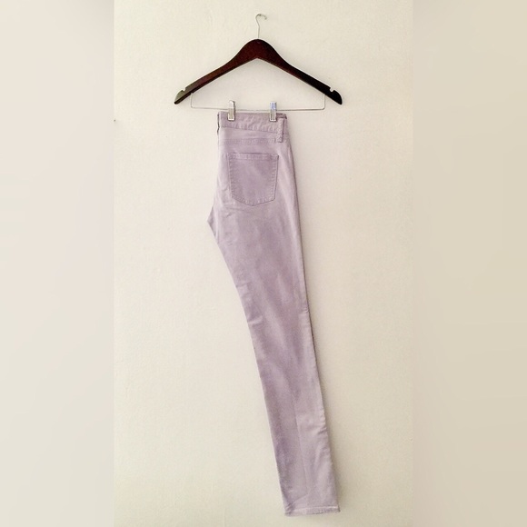 ✨UNIQLO Skinny Mid-Rise Jeans in Dusty Purple✨ - Picture 3 of 5