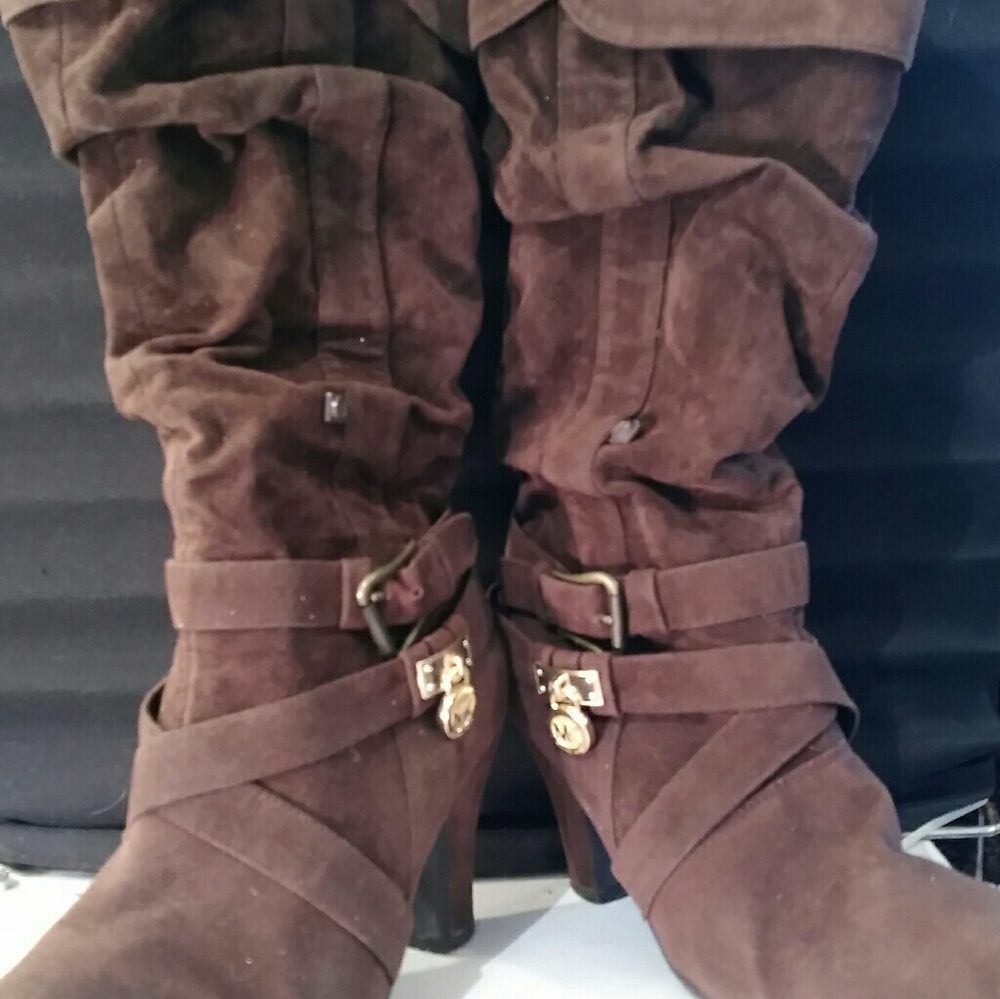 Michael Kors side zip boots...