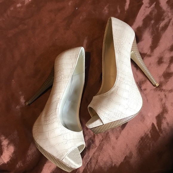 Cute Tan Open-Toe Pumps - Picture 4 of 4