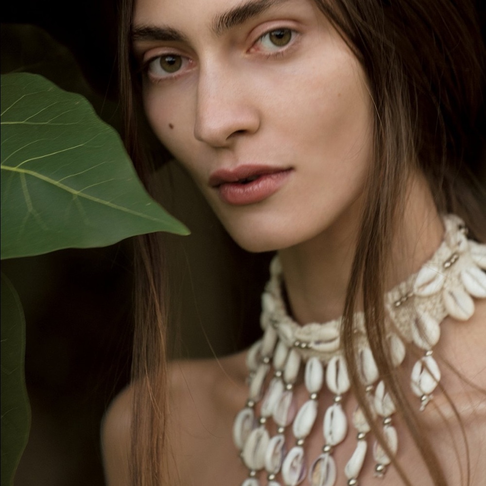 Free People beach shell statement choker necklace - Picture 2 of 4