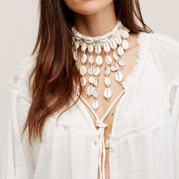 Free People Jewelry - Free People beach shell statement choker necklace