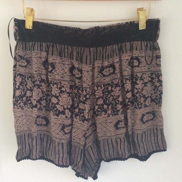 Shorts - Picture 1 of 3
