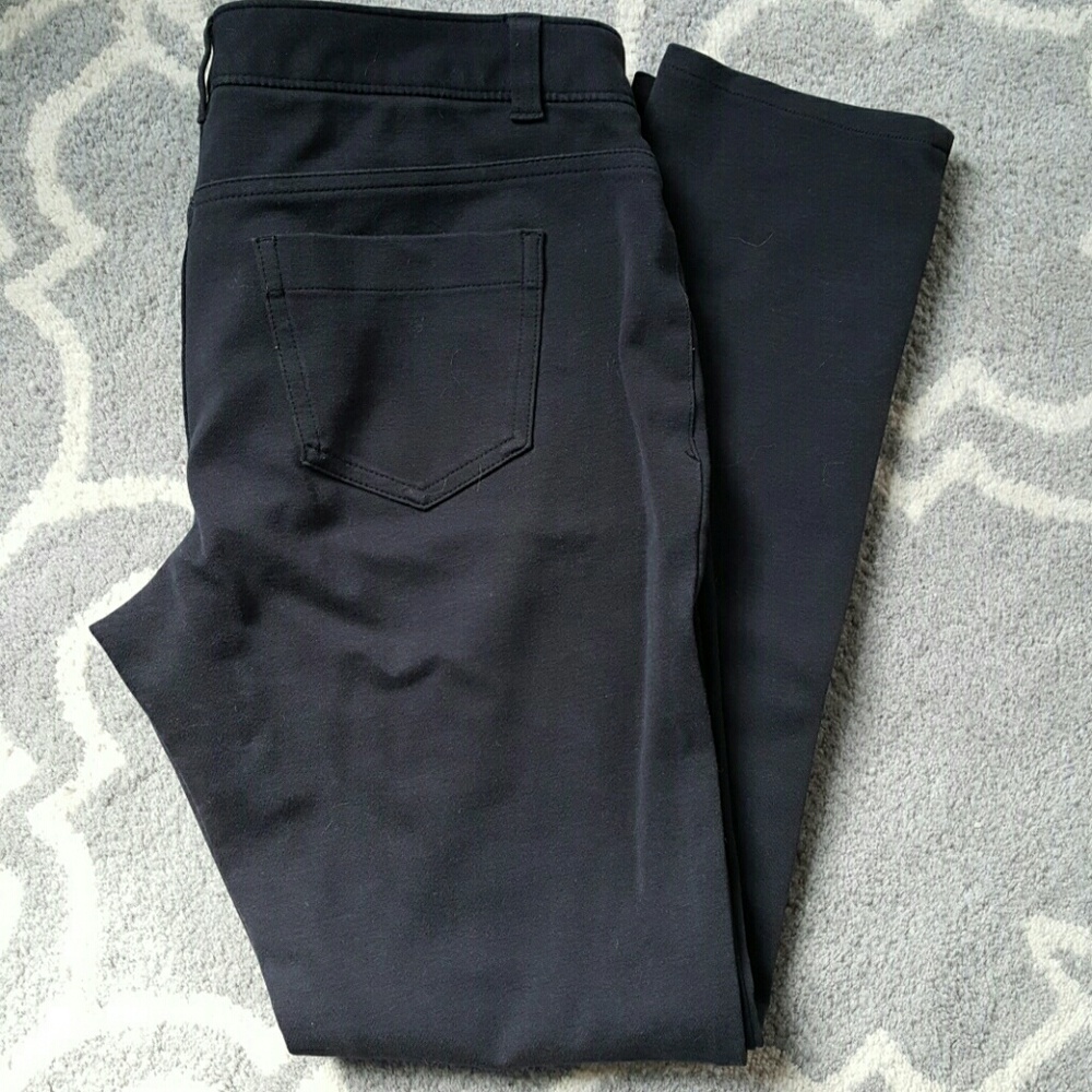G.H. Bass & Co  Black Stretch Skinny Pants, size 6