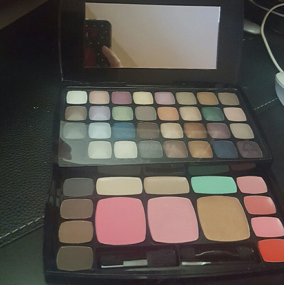 NYX Waiting for Tonight