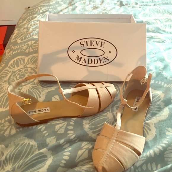 Steve Madden Shoes - STEVE MADDEN Nude Flats