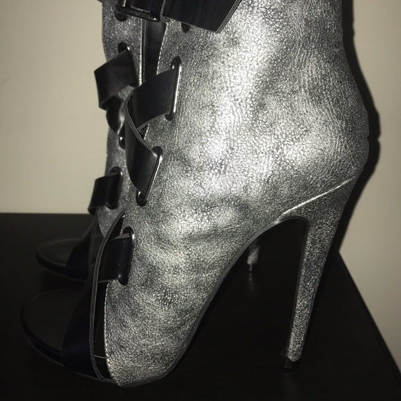 Shoe Dazzle Shoes - Silver Metallic Stilleto
