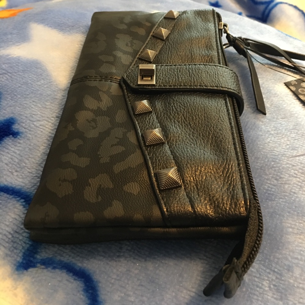 Miss Me Black Zippered Wallet - Picture 7 of 7