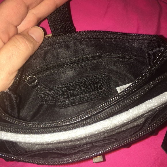 Miss Me Black Zippered Wallet - Picture 2 of 7