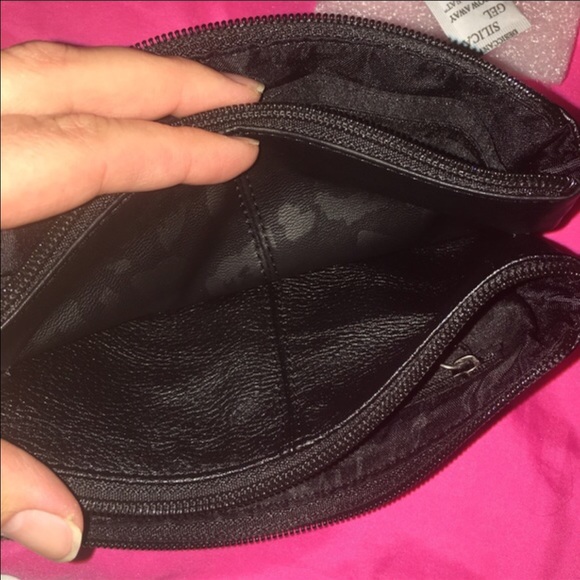 Miss Me Black Zippered Wallet - Picture 3 of 7