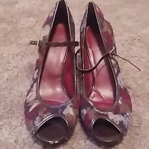 Madden Girl Peep toe floral print heels