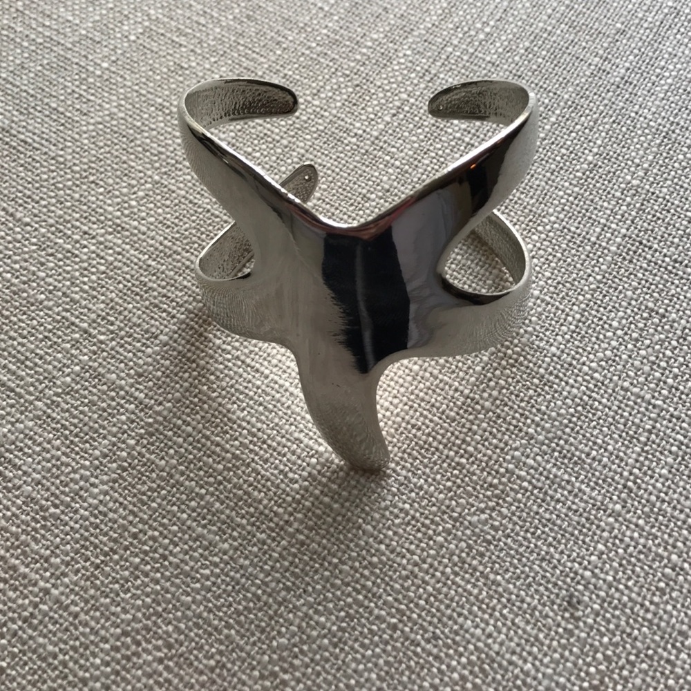 Cool starfish shaped silver cuff