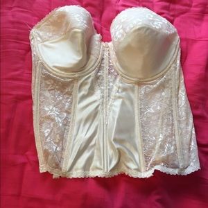 Pale laced bustier/corset✨final price✨