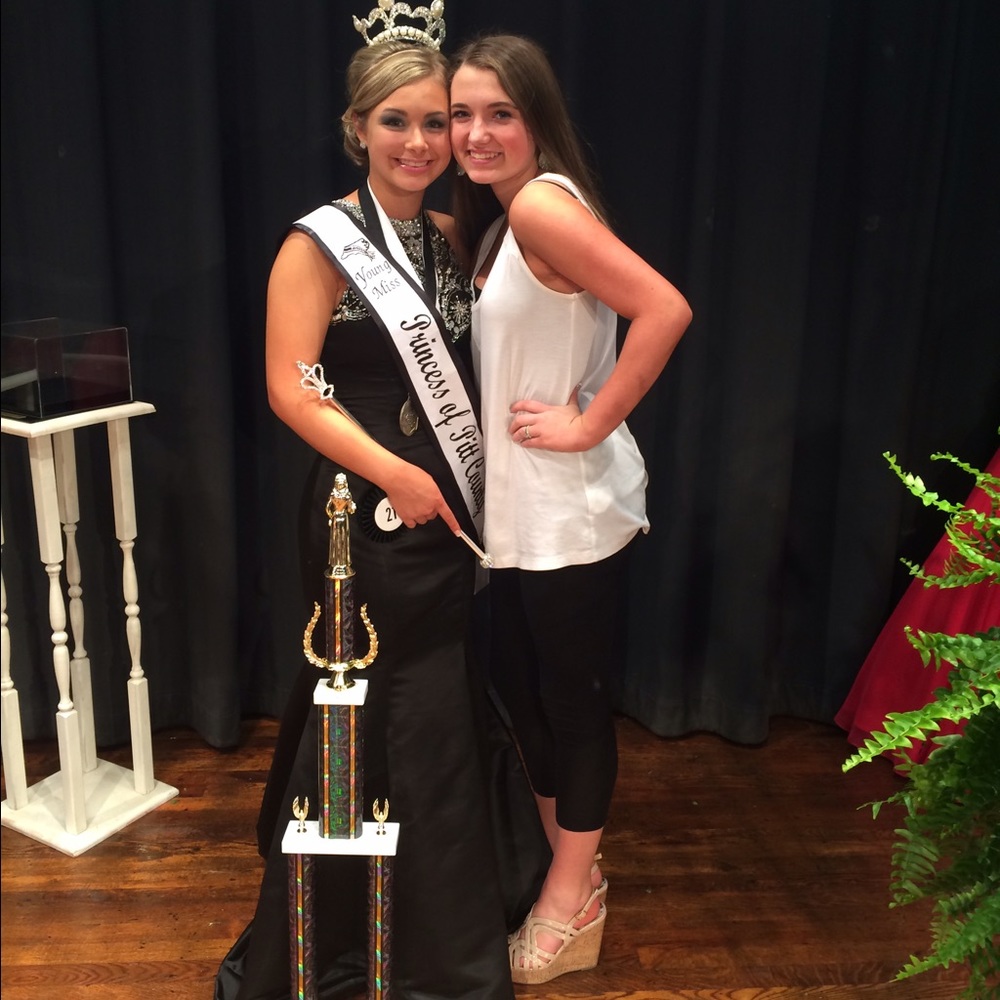 Beautiful prom/pageant dress!