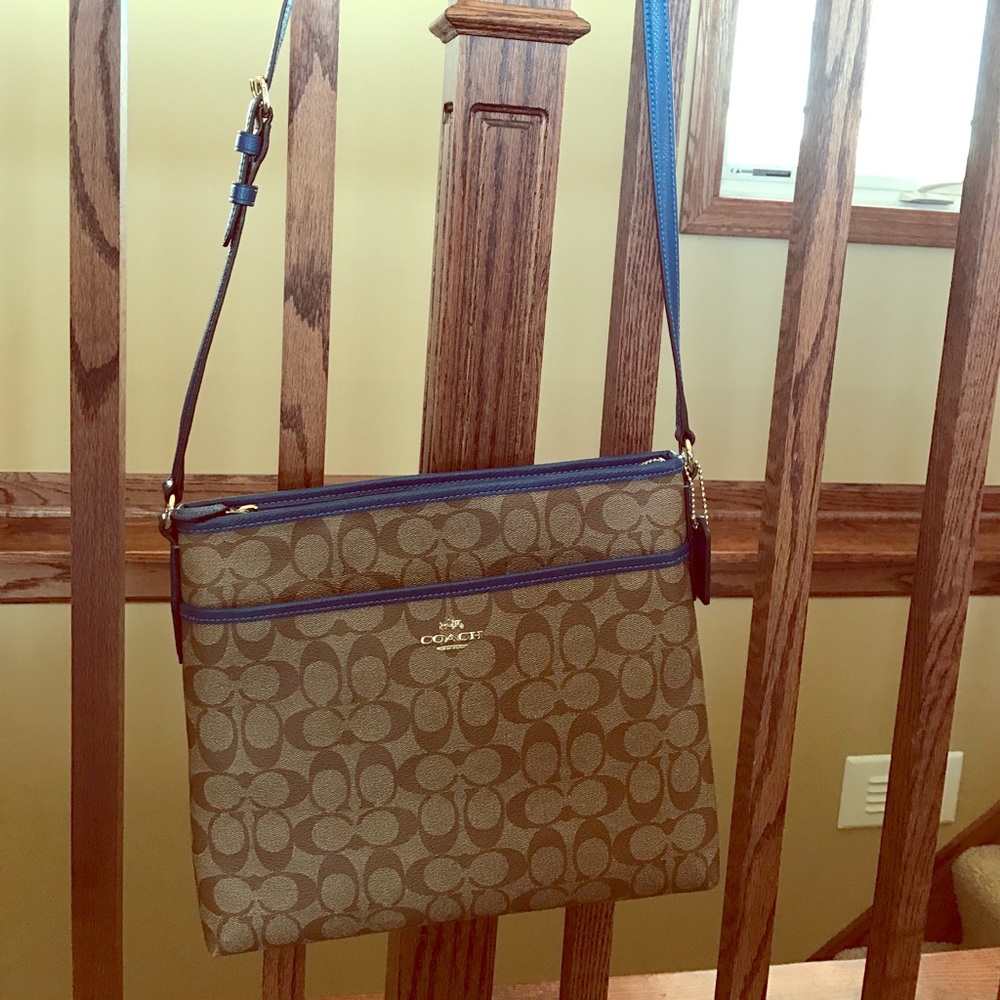 ⚠️SALE⚠️ New large coach cross-body!